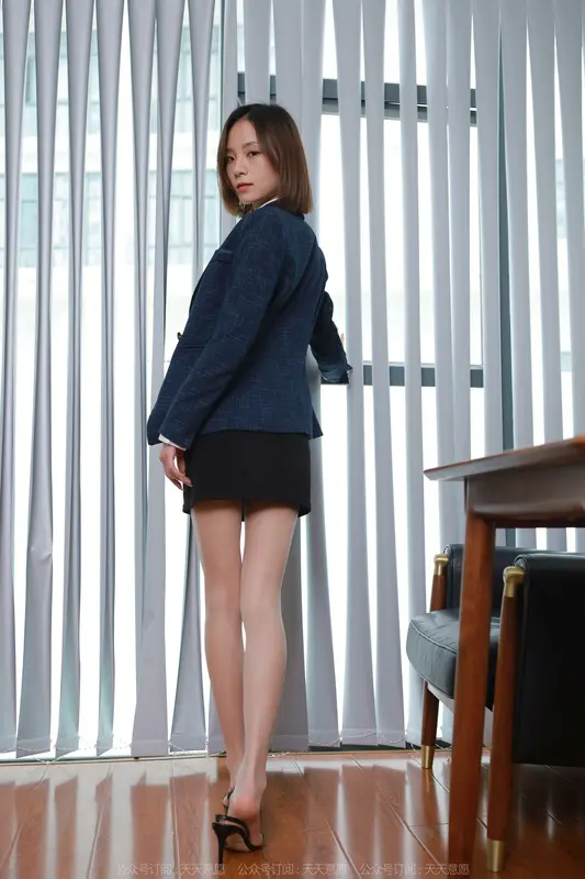 [IESS异思趣向]2022.04.02 丝享家1047:小六《长腿包臀裙》 19